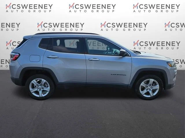 Used 2023 Gray Jeep Latitude image 6