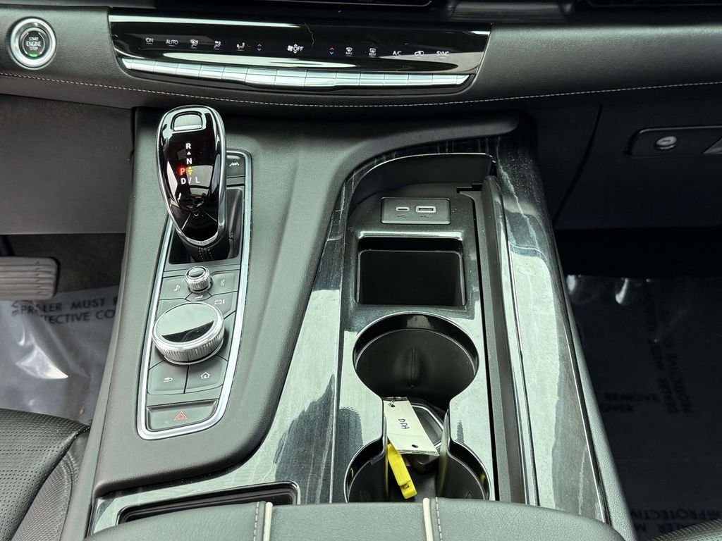 Used 2022 White Cadillac Sport image 22