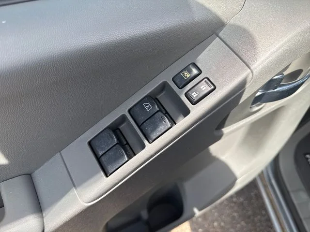 Used 2016 Gray Nissan SV image 11