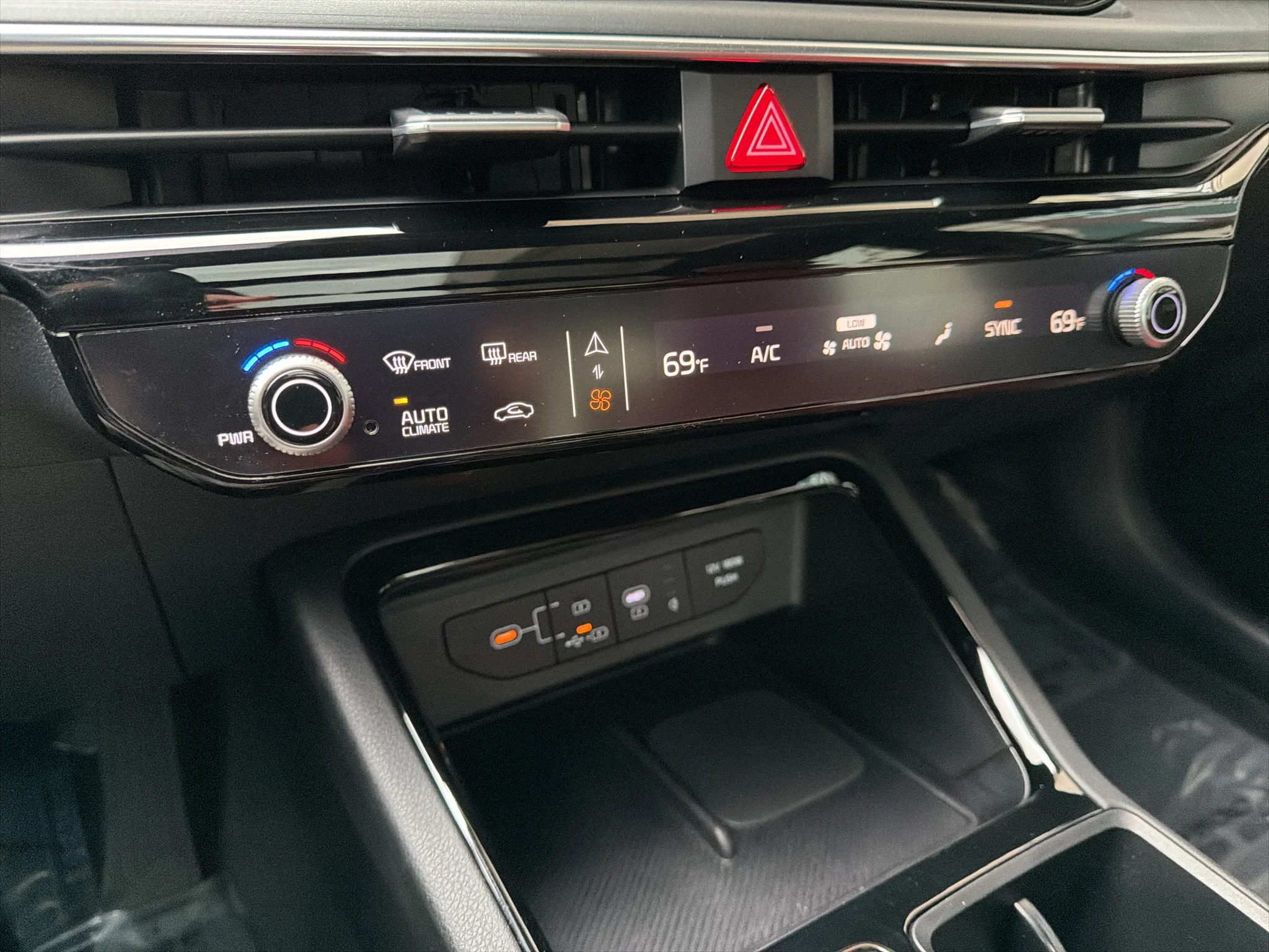 Certified Used 2025 Wolf Gray Kia GT-Line image 23