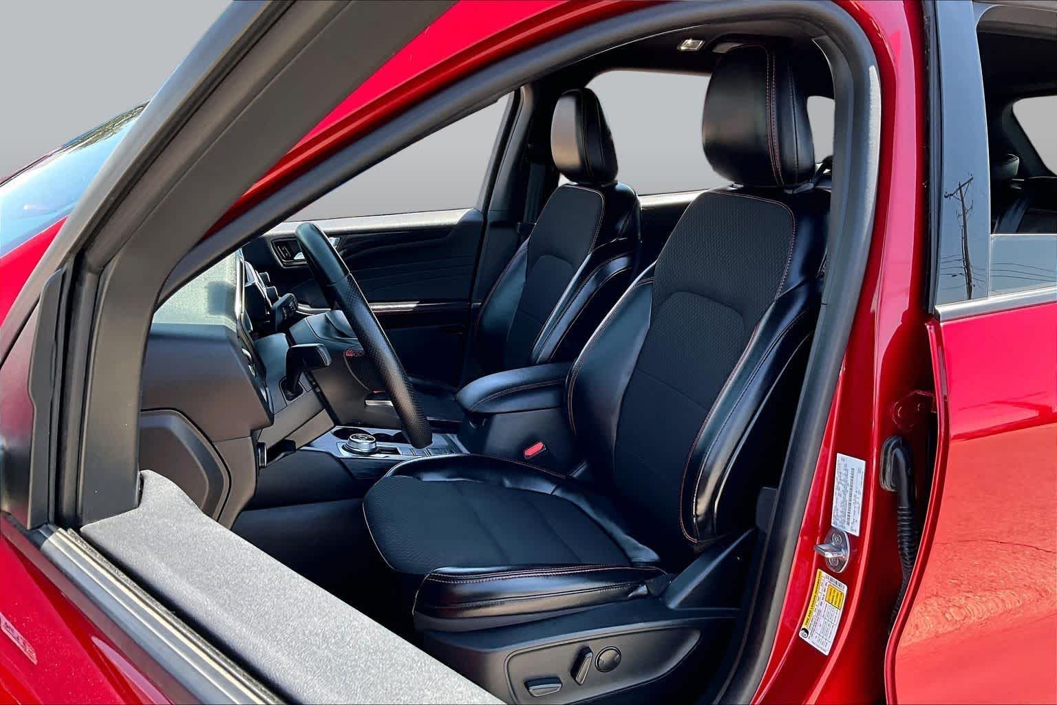 Used 2024 Rapid Red Metallic Tinted Clearcoat Ford ST-Line image 8