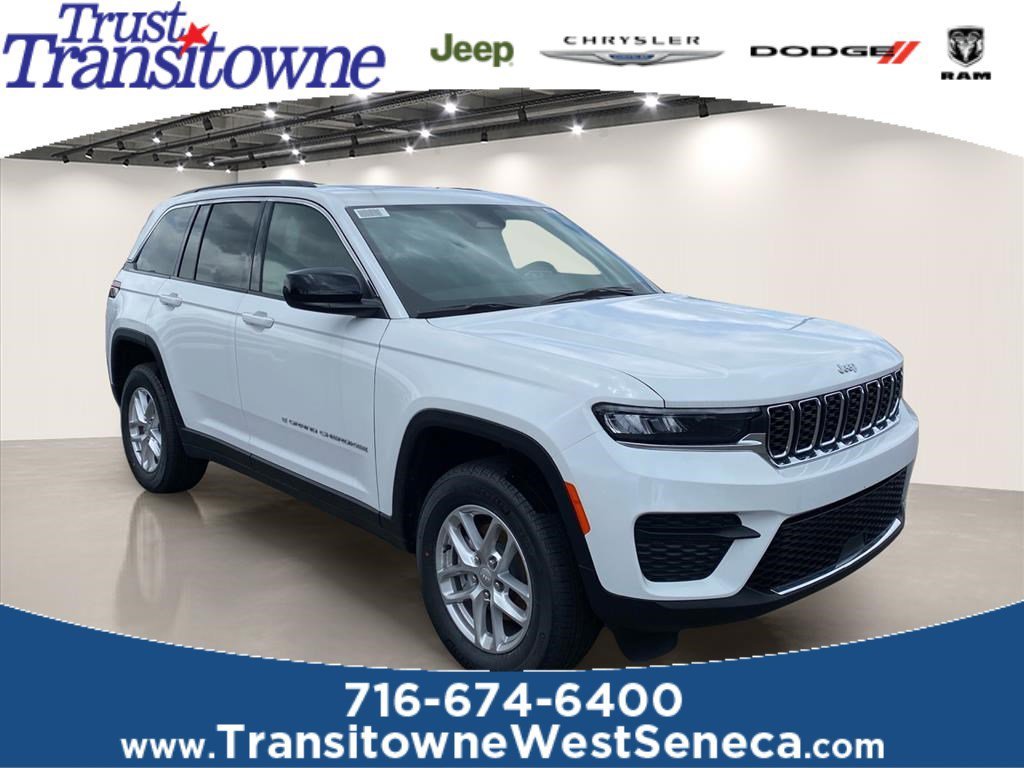 New 2026 Bright White Clear-Coat Exterior Paint Jeep Laredo X image 1