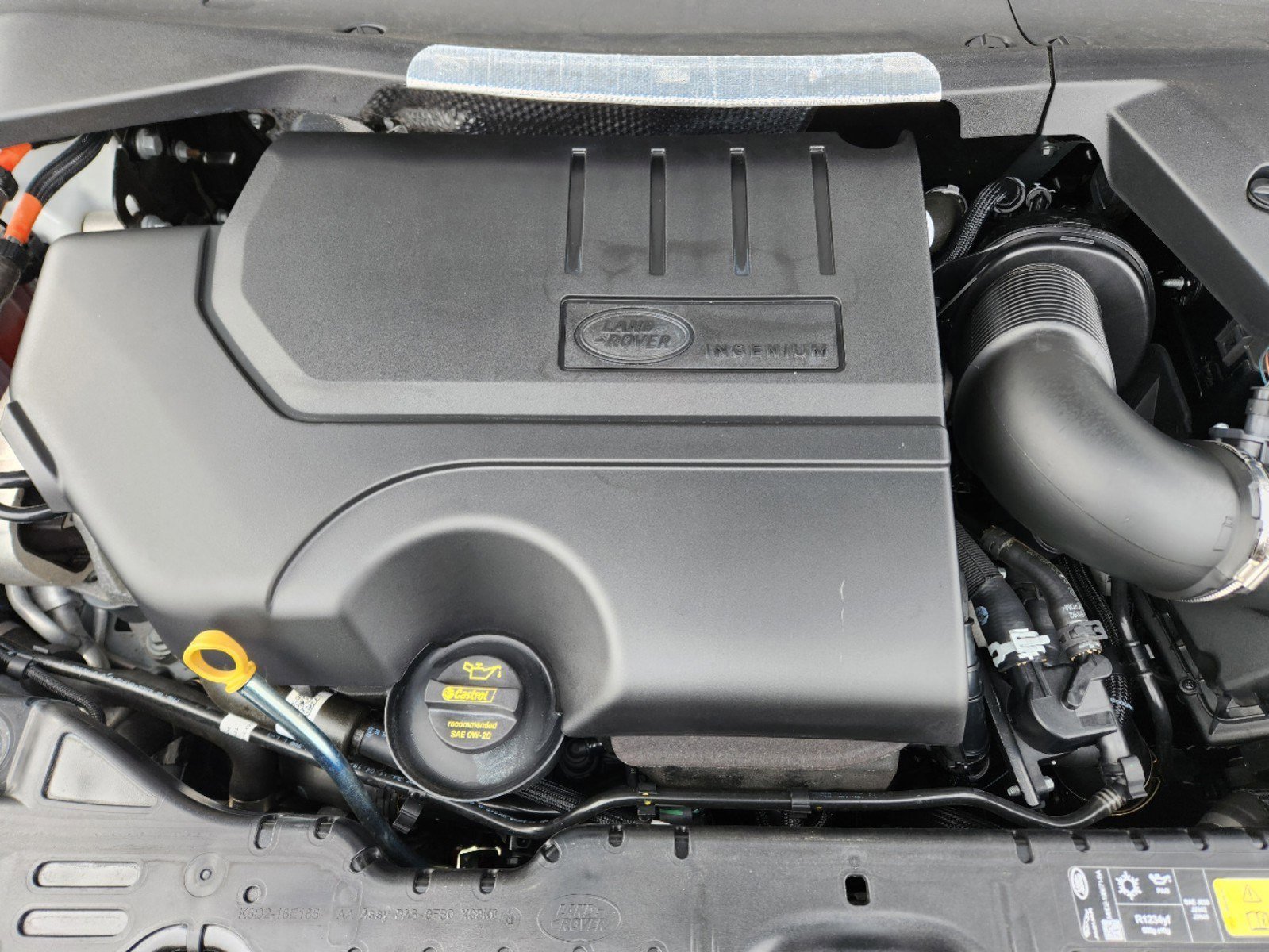 Certified Used 2024 Fuji White Land Rover Core S image 9