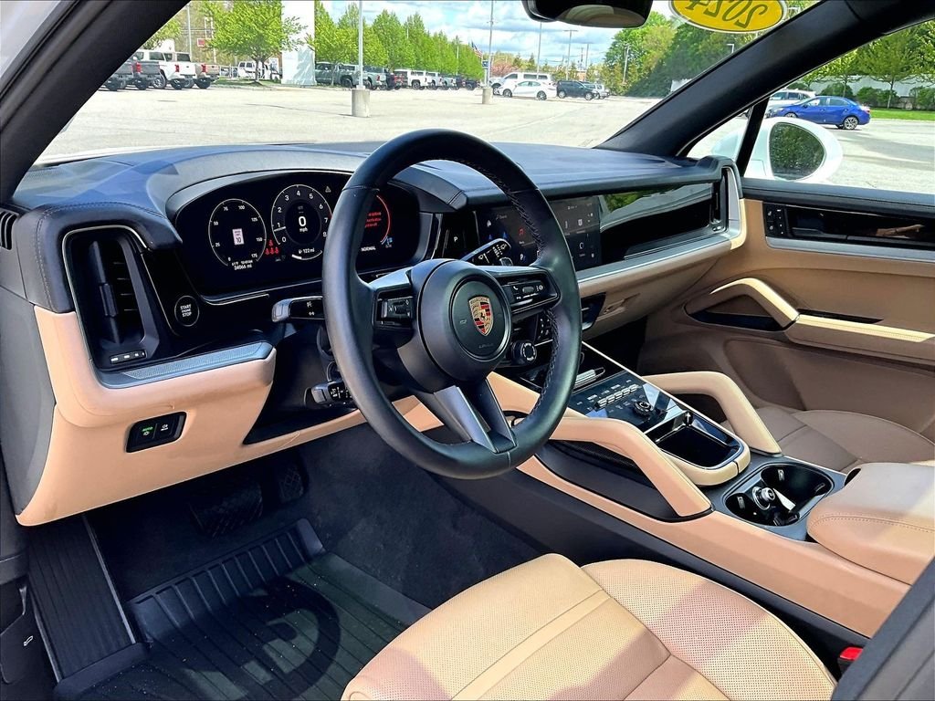 Used 2024 White Porsche Base image 8