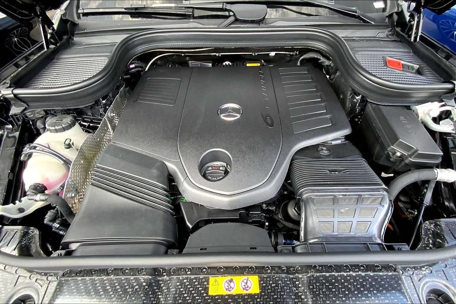 2025 Mercedes-Benz GLC Base - Photo 18