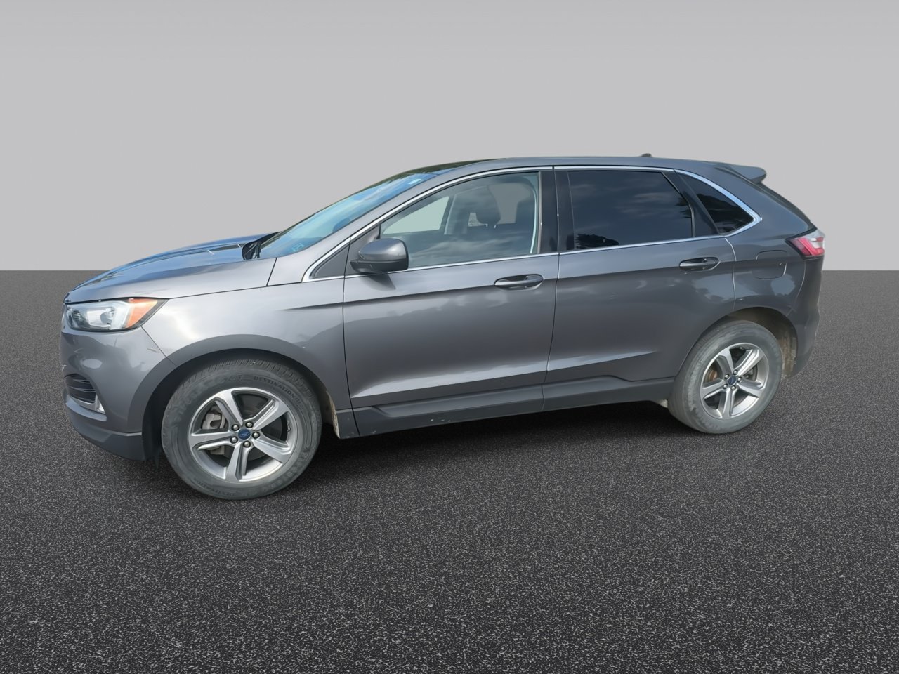 Used 2022 Carbonized Gray Metallic Ford SEL image 4