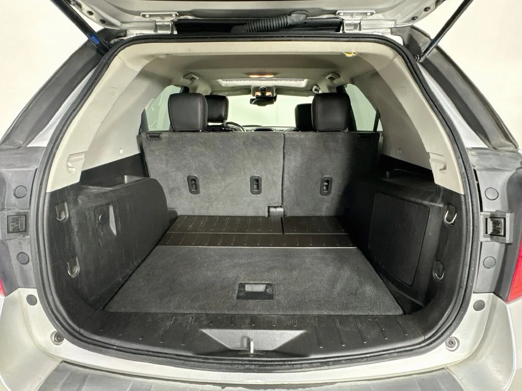 Used 2015 Silver Chevrolet LTZ image 30