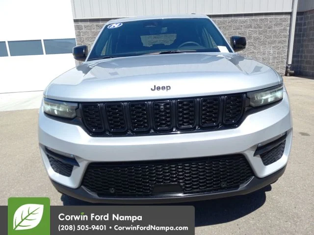 Used 2024 Silver Jeep Limited image 8