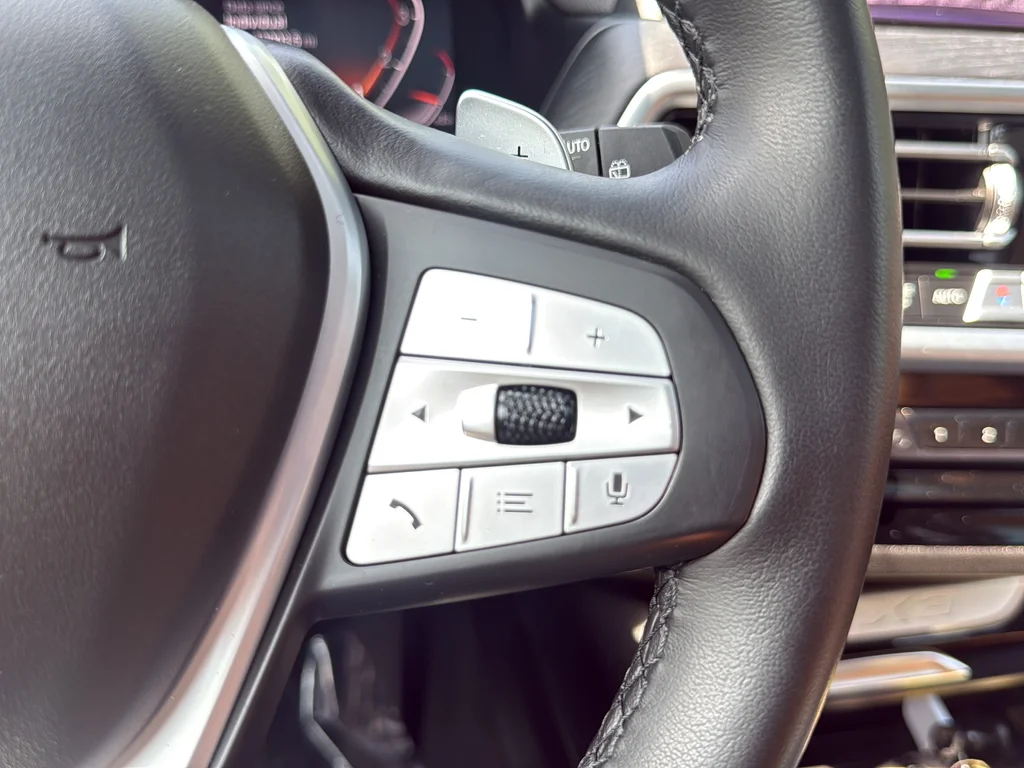 Used 2023 Black BMW xDrive30i image 17