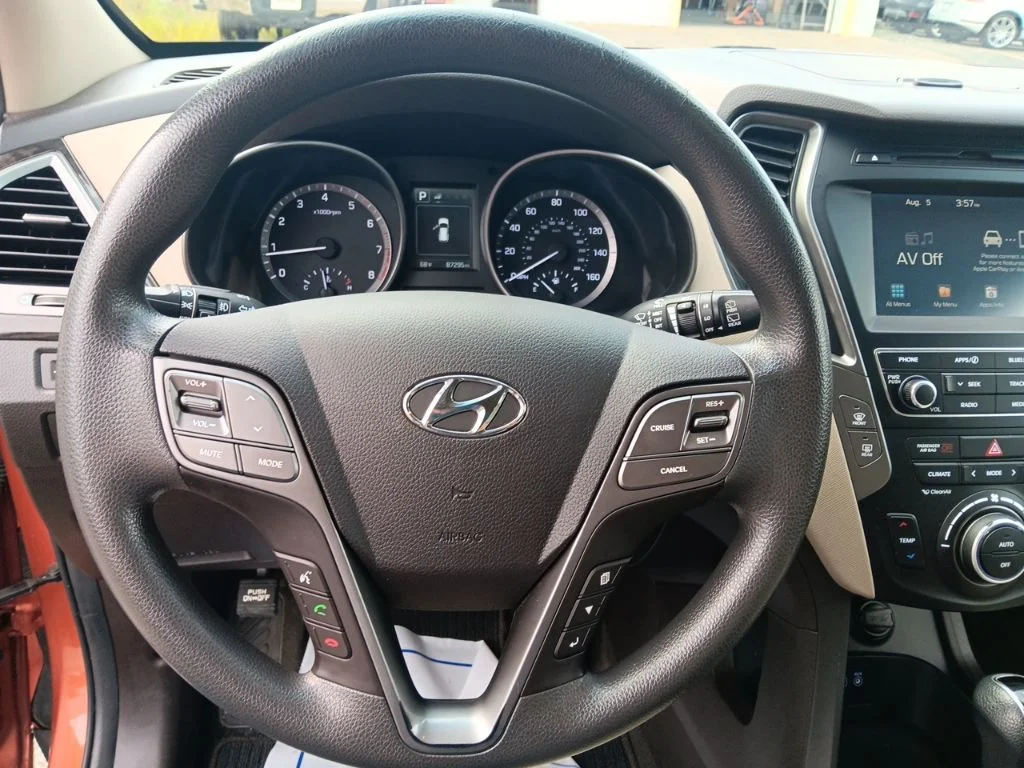 Used 2018 Canyon Copper Hyundai 2.4 Base image 17