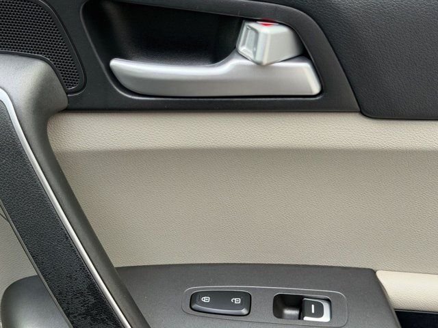 Used 2022 Red Kia LX image 9