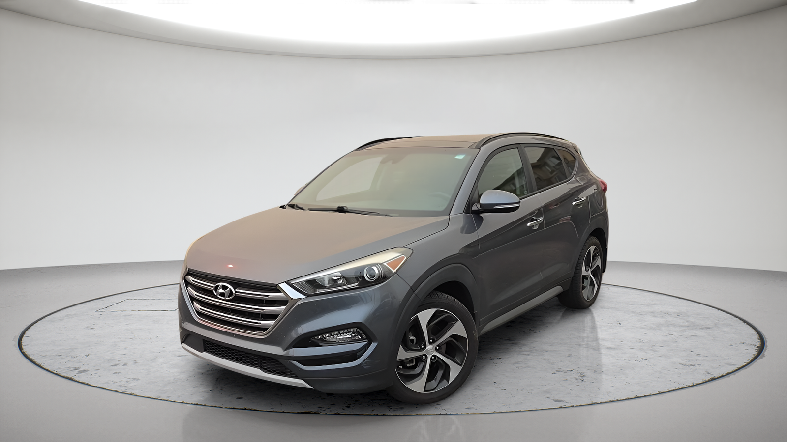 Used 2017 Coliseum Grey Hyundai Limited image 1