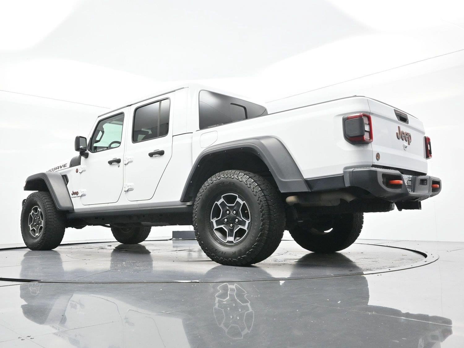 Used 2022 Bright White Clearcoat Jeep Mojave image 46