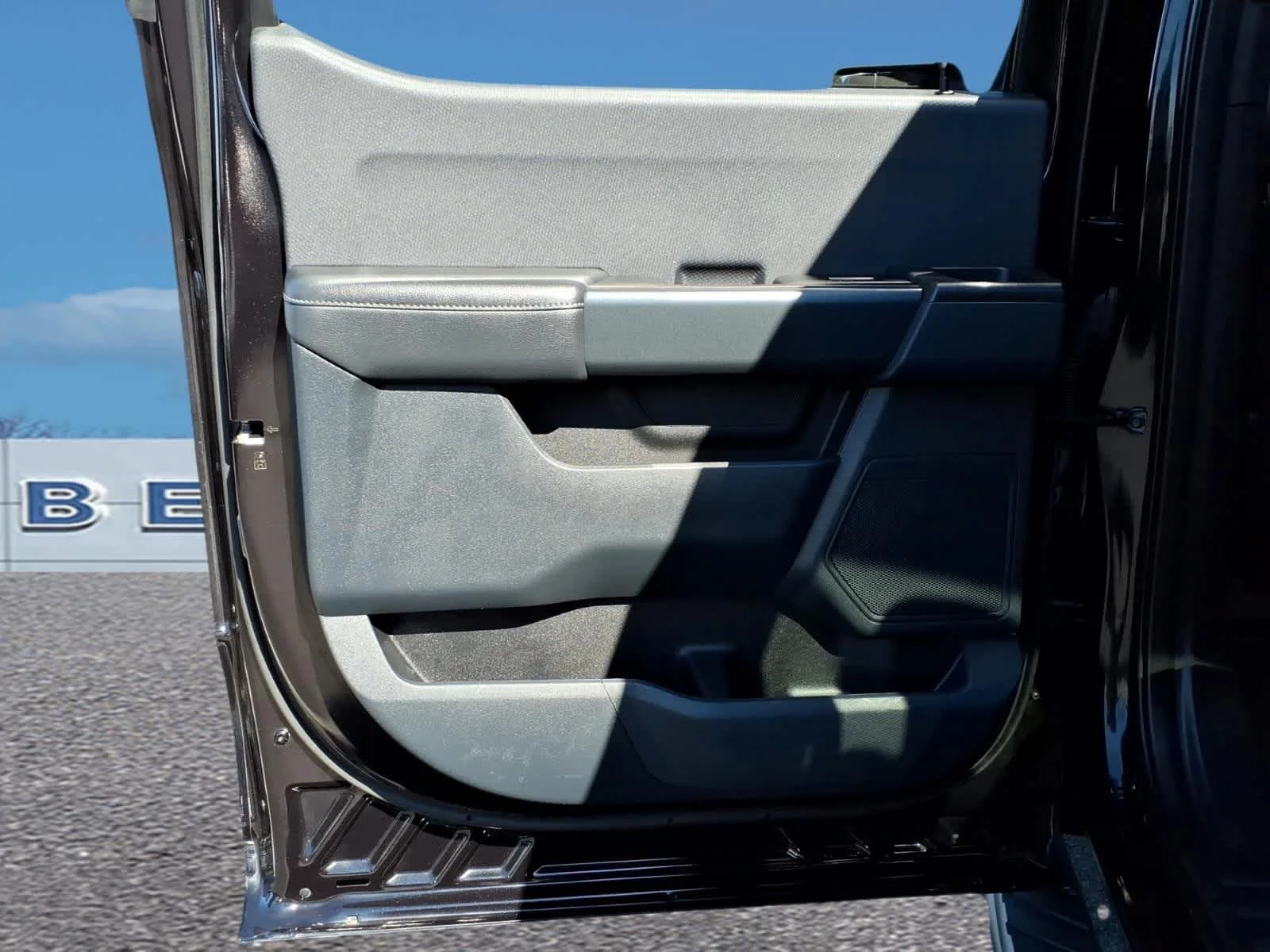 Used 2023 Agate Black Metallic Ford XL image 27