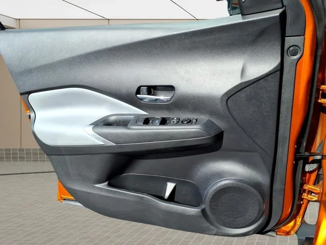 Used 2023 Orange Nissan SR image 30