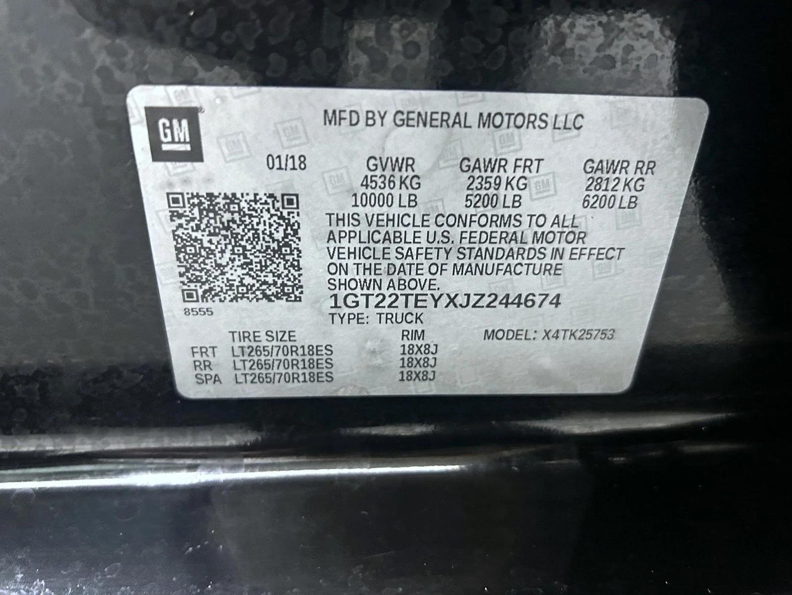 Used 2018 Black GMC SLT image 25