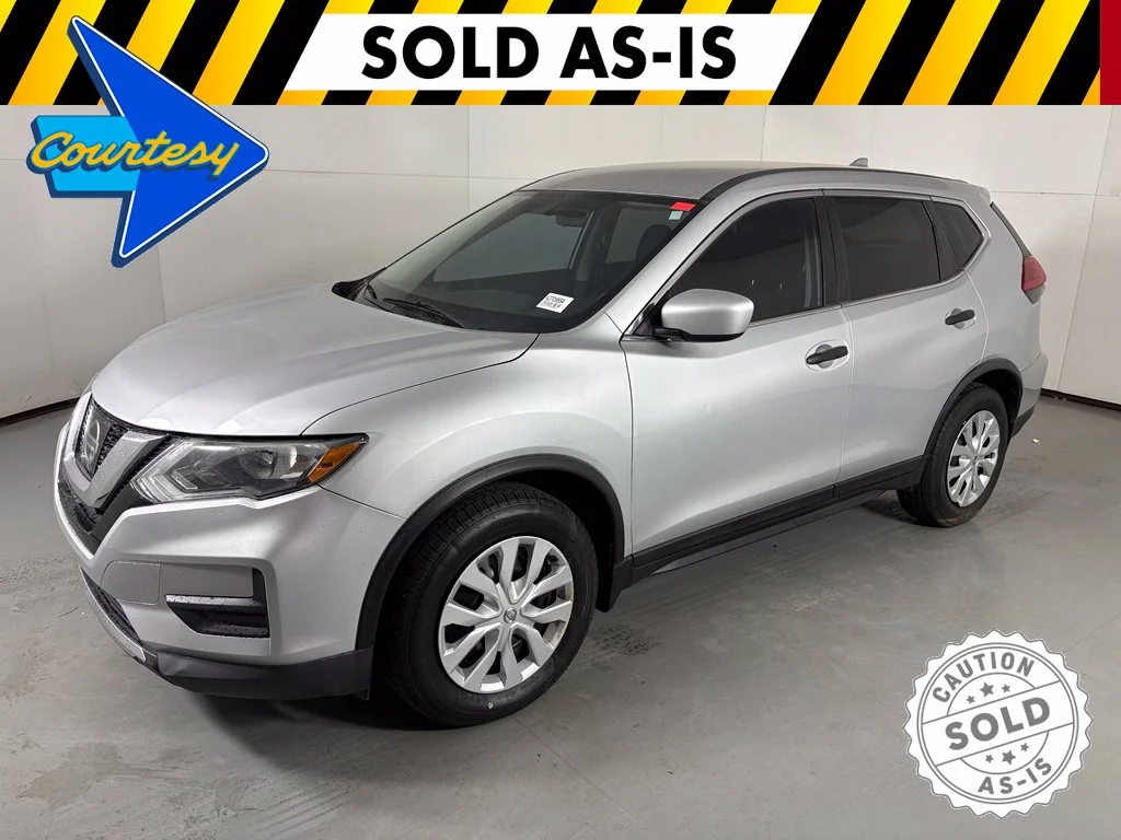 Used 2017 Silver Nissan S image 4