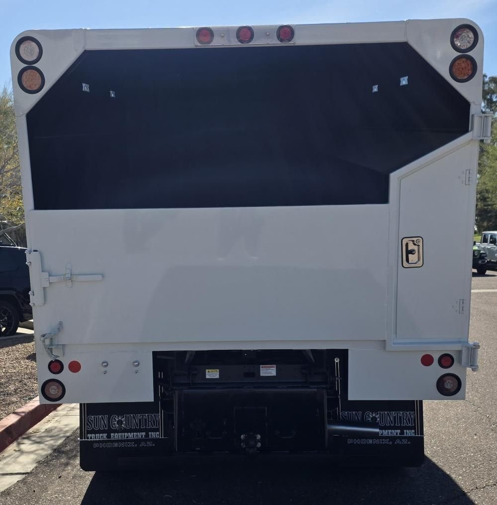 New 2026 Bright White Clear-Coat Exterior Paint RAM Tradesman image 2