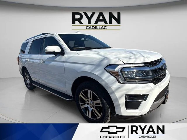 Used 2023 White Ford Limited image 1