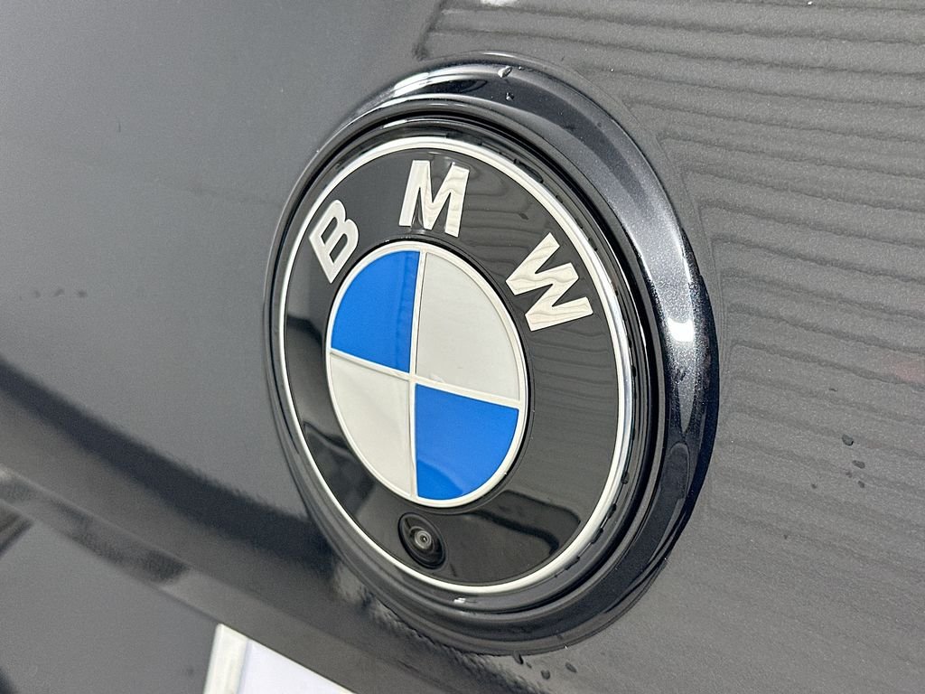 Used 2026 Black Sapphire Metallic BMW xDrive60 image 22