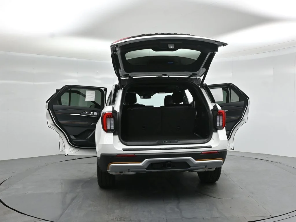 New 2026 Star White Metallic Tri-Coat Ford Tremor image 34