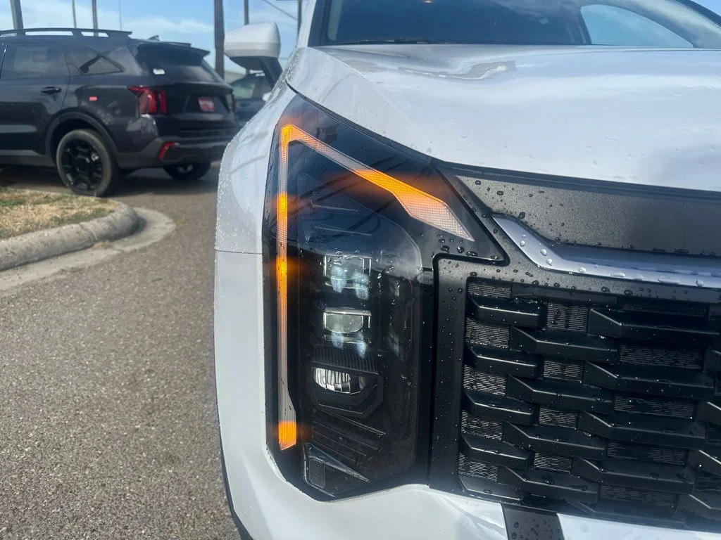 New 2026 White Kia LX image 3