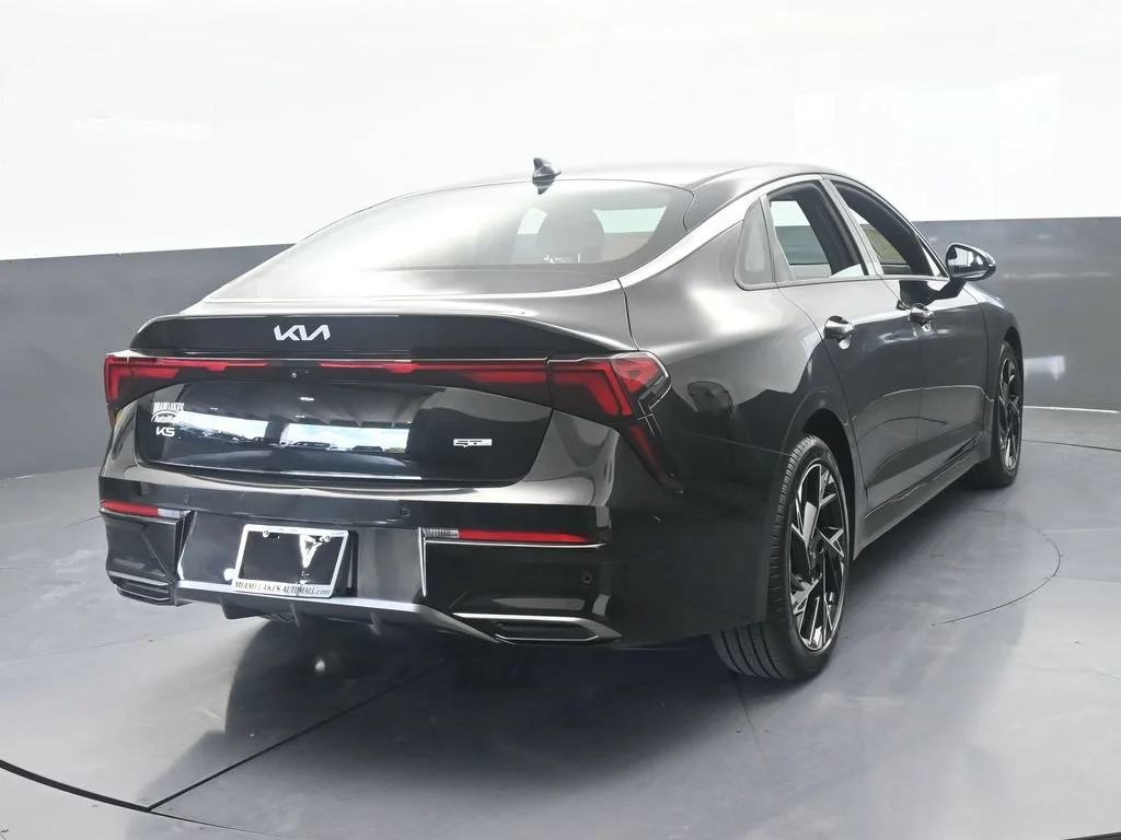 Used 2026 Aurora Black Kia GT-Line image 4