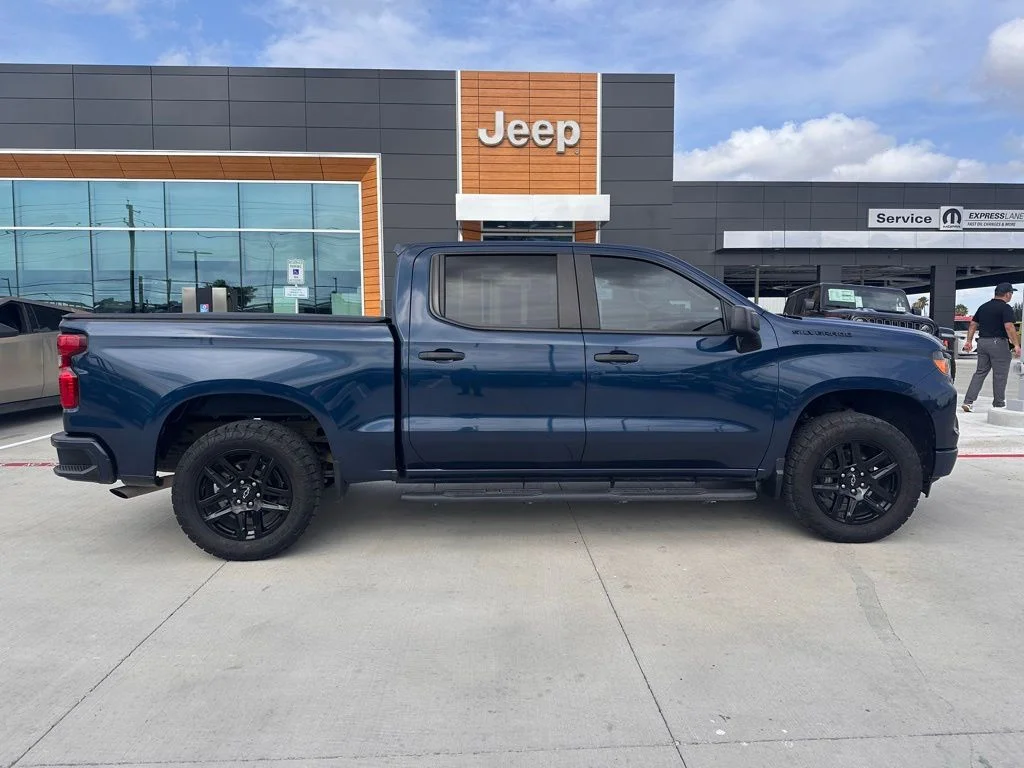 2023 Chevrolet Silverado 1500 Custom Crew Cab Short Box's photo