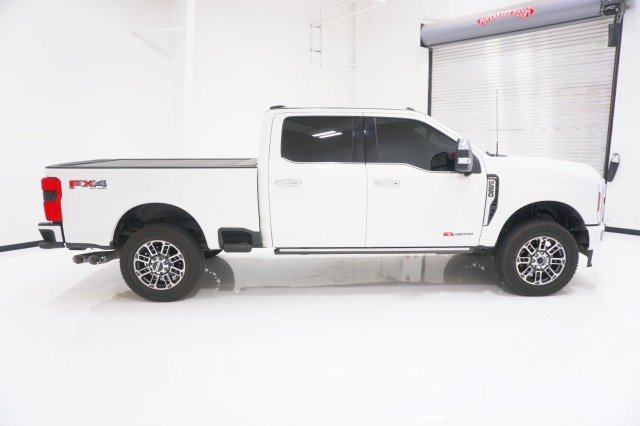 Used 2024 STAR WHITE METALLIC TRI-COAT Ford Limited image 4