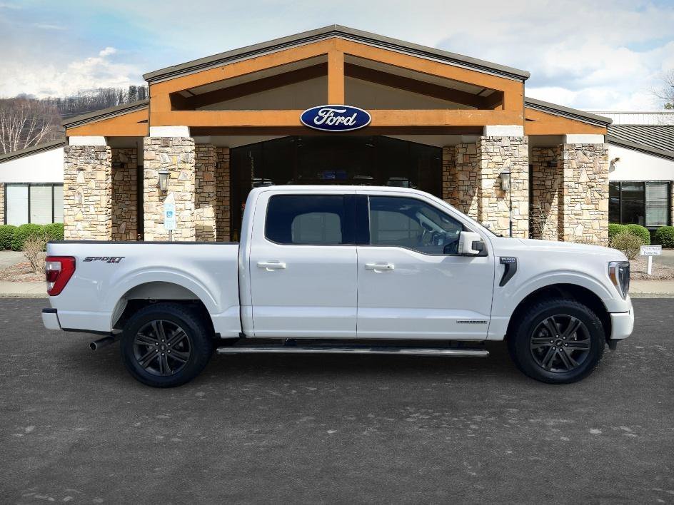 Used 2022 Star White Metallic Tri-Coat Ford LARIAT image 4