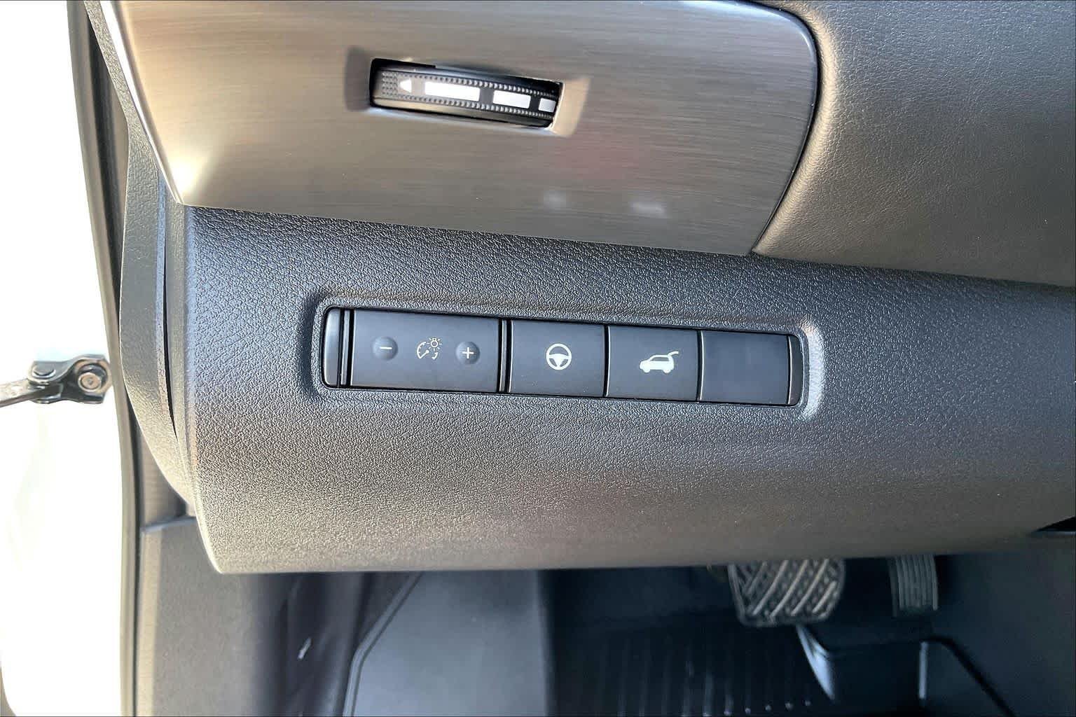 Used 2025 Glacier White Nissan Rock Creek image 14