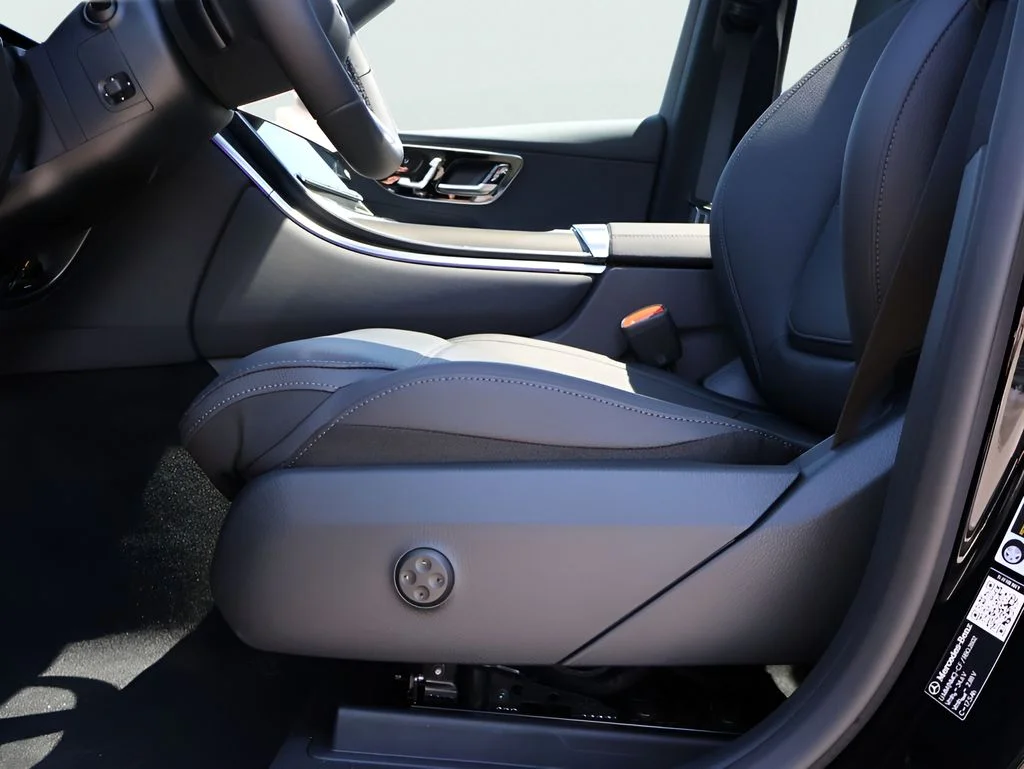 New 2026 Black Mercedes-Benz GLC 300 image 37