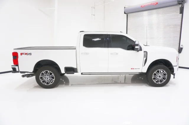 Used 2024 STAR WHITE METALLIC TRI-COAT Ford Limited image 4