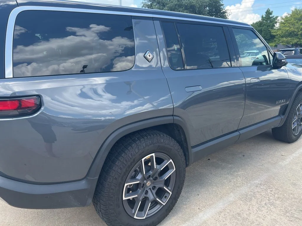 Used 2025 Gray Rivian  image 4