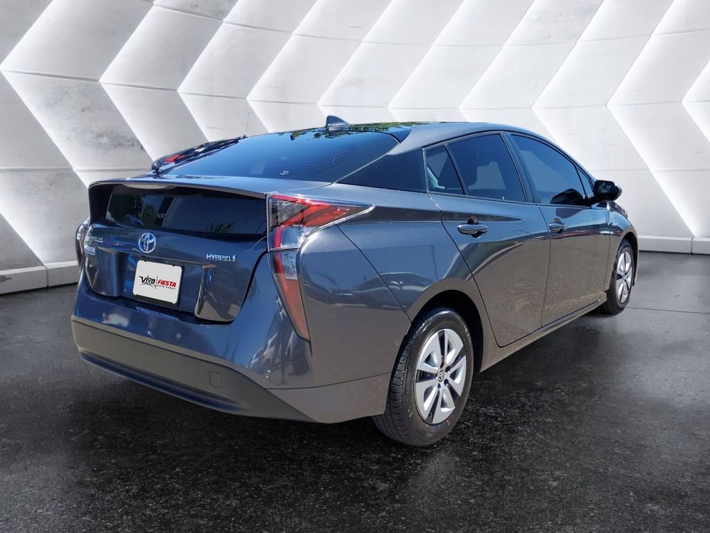 Used 2018 Gray Toyota Two image 4