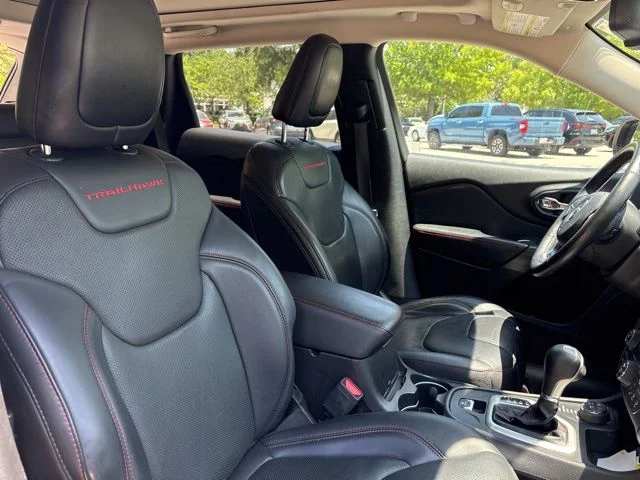 Used 2017 Gray Jeep Trailhawk image 18