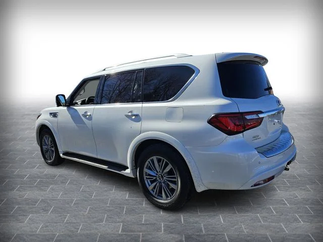 Used 2024 White INFINITI LUXE image 5