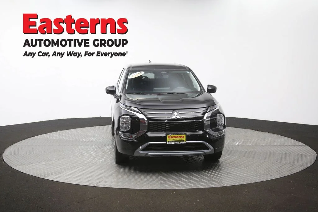 Used 2025 Black Mitsubishi SE image 53