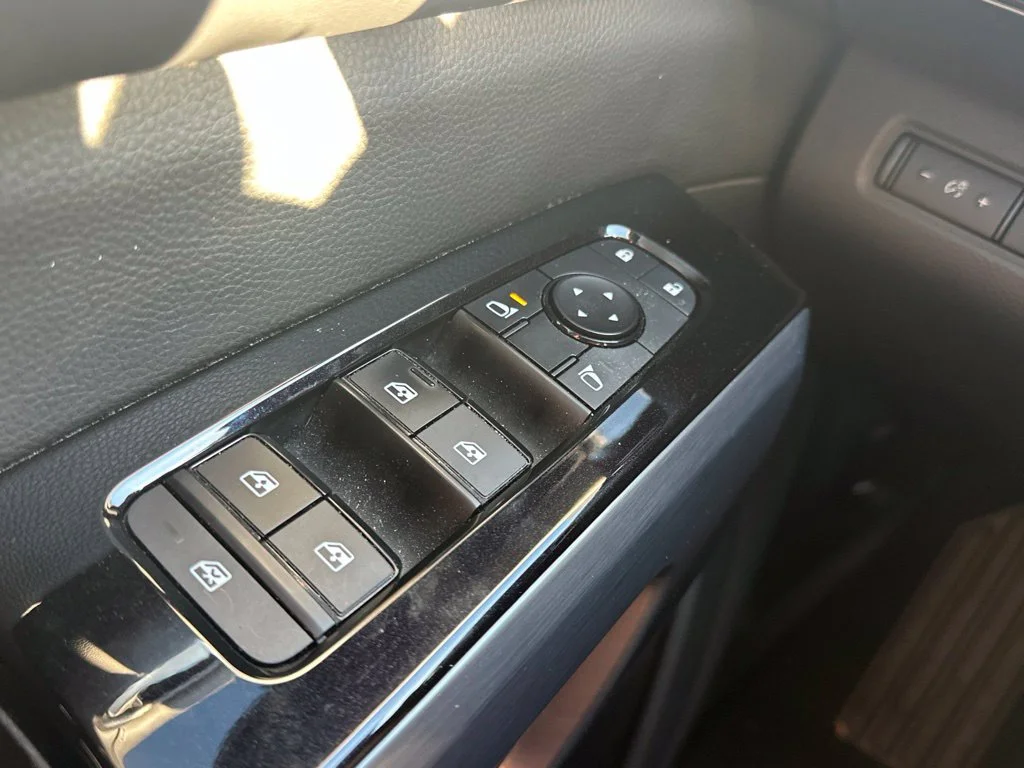 Used 2022 Black Nissan SL image 24