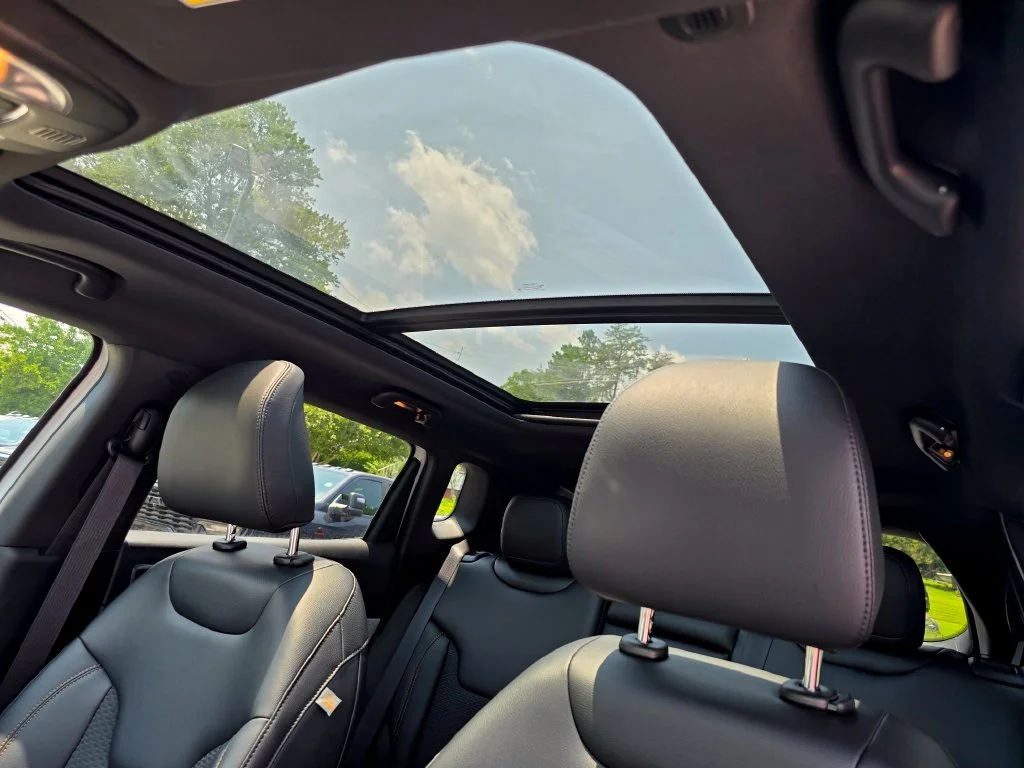 New 2026 White Jeep Latitude image 12