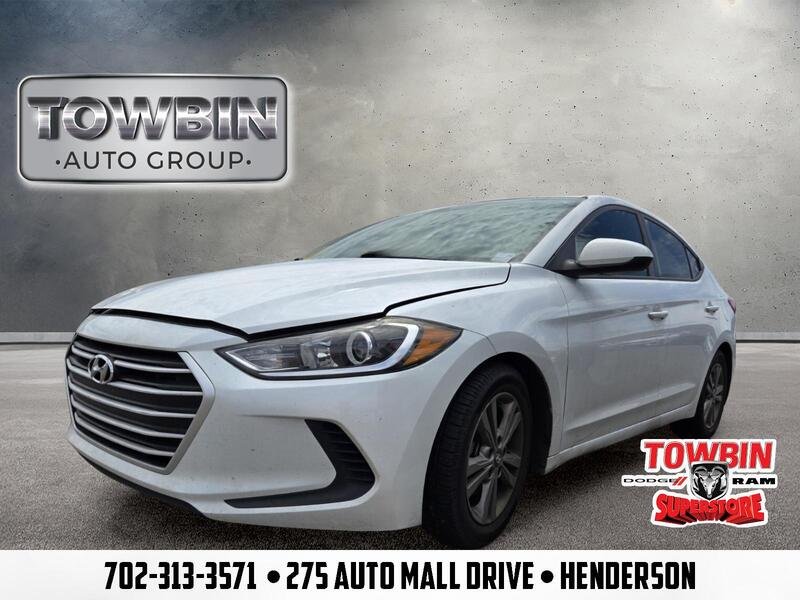 Used 2018 White Hyundai SEL image 1