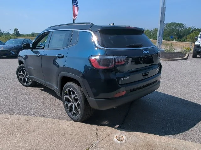 New 2026 Fathom Blue Pearl-Coat Exterior Paint Jeep Limited image 27