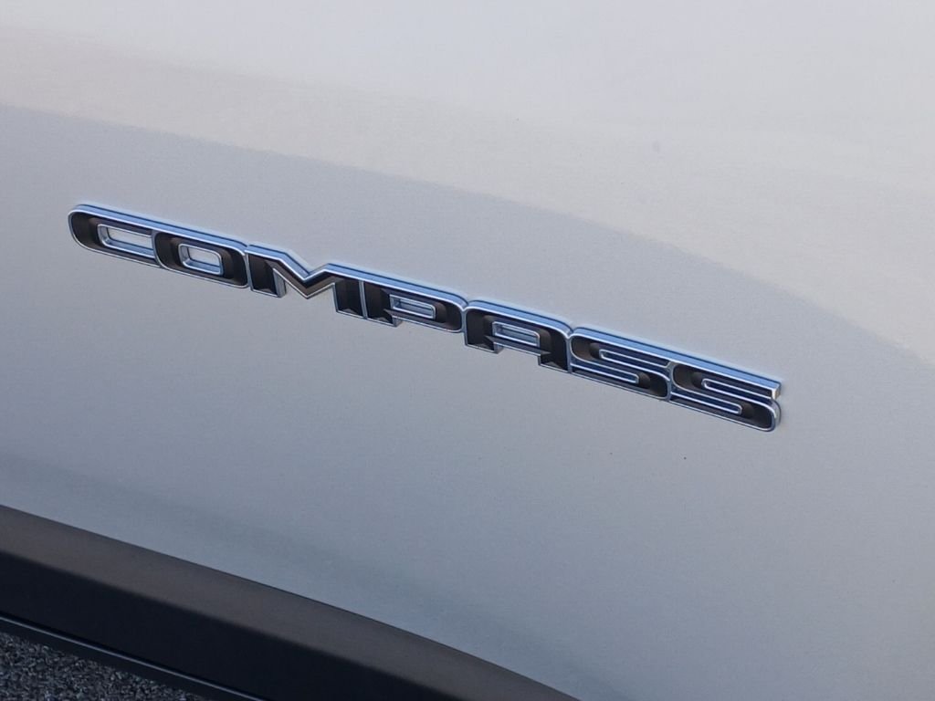 Used 2024 Silver Jeep Limited image 31