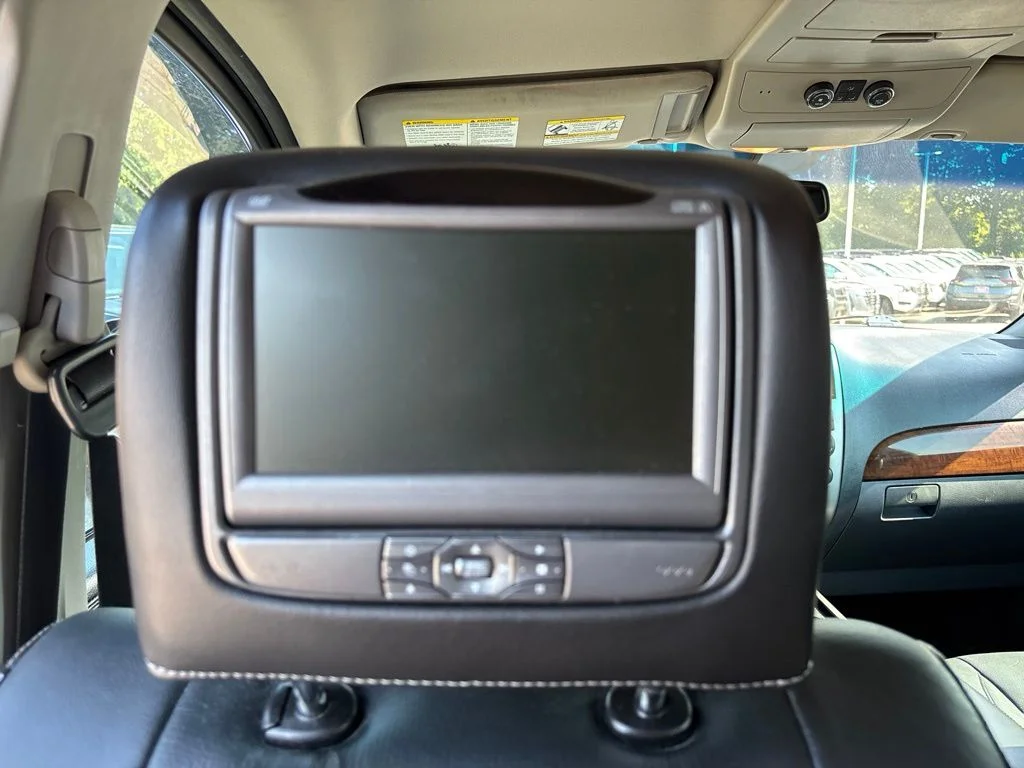 Used 2015 Black Nissan Platinum image 24