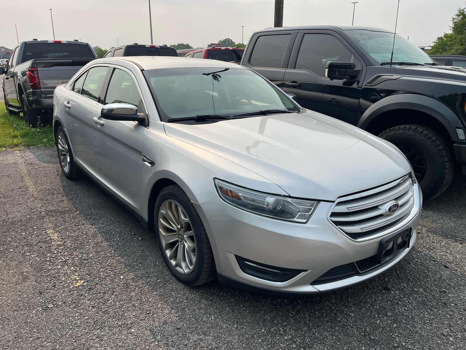 Used 2014 Ingot Silver Metallic Ford Limited image 2