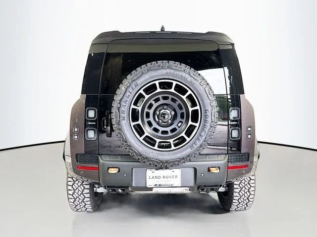 New 2026 Charente Grey Land Rover  OCTA image 6