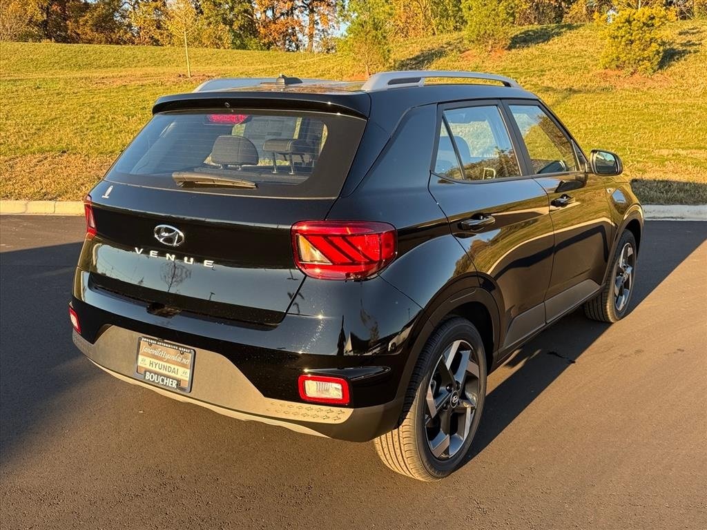 2026 Hyundai Venue SEL photo 3