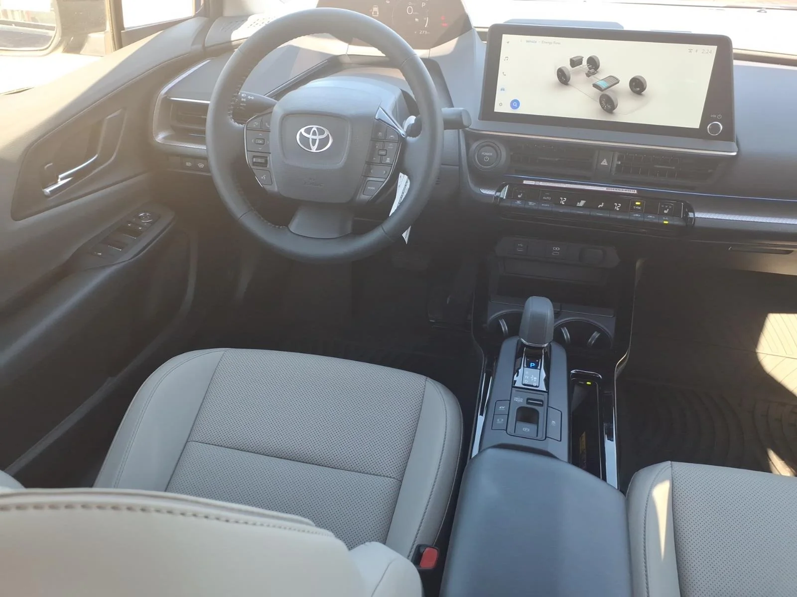 New 2027 Reservoir Blue Toyota  XLE image 4