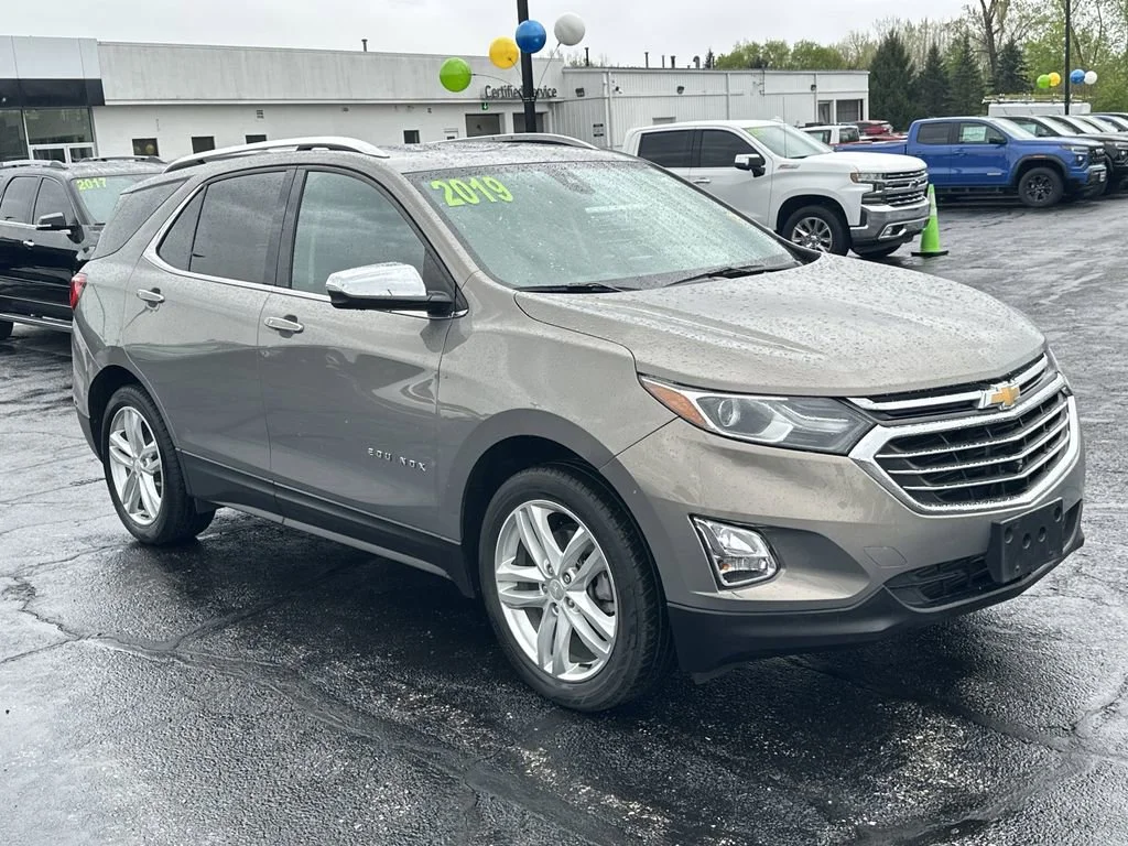 Used 2019 Chevrolet Equinox Premier with VIN 3GNAXYEX3KS556939 for sale in Valparaiso, IN