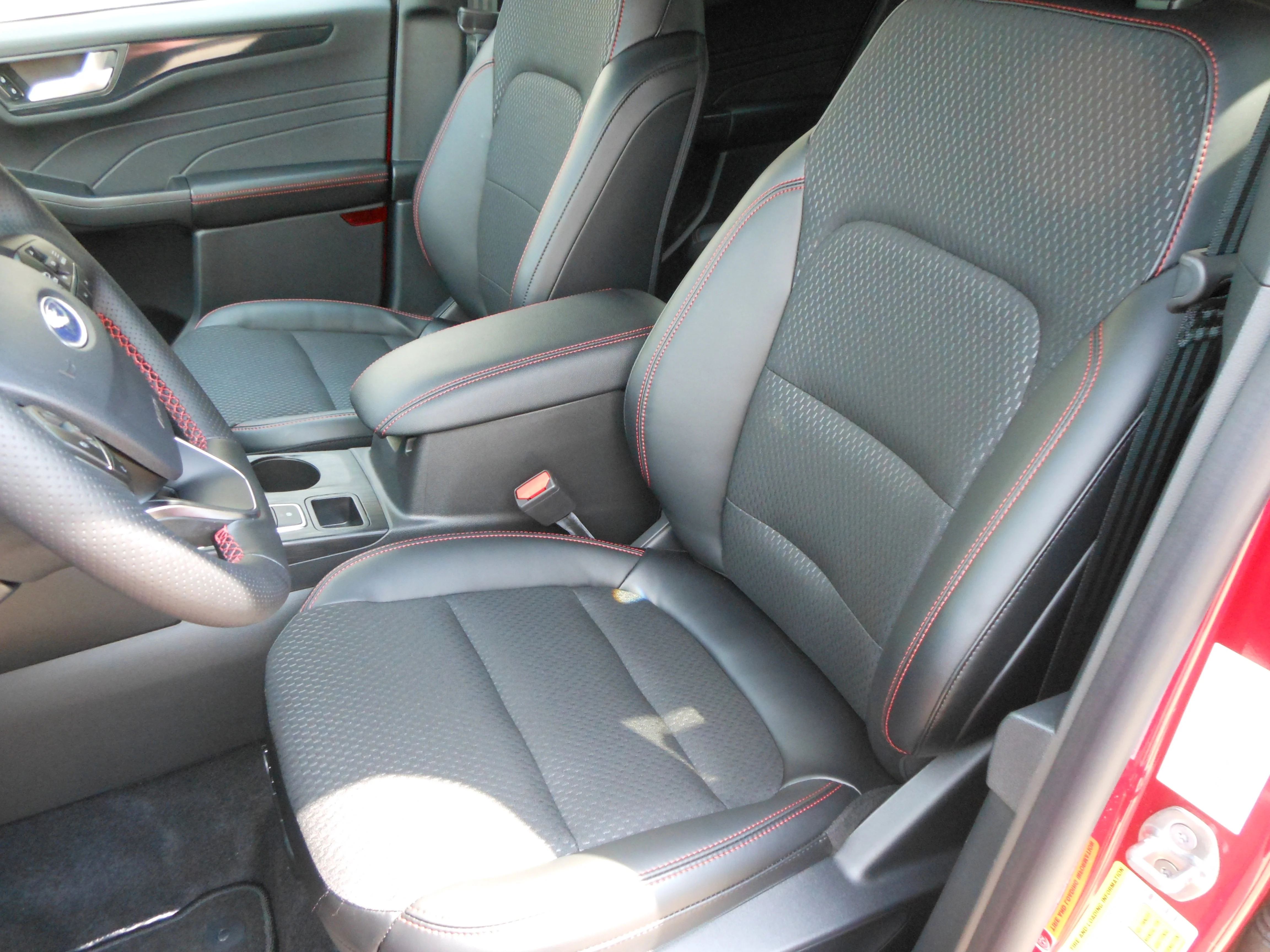 New 2025 Rapid Red Metallic Tinted Clearcoat Ford ST-Line image 9